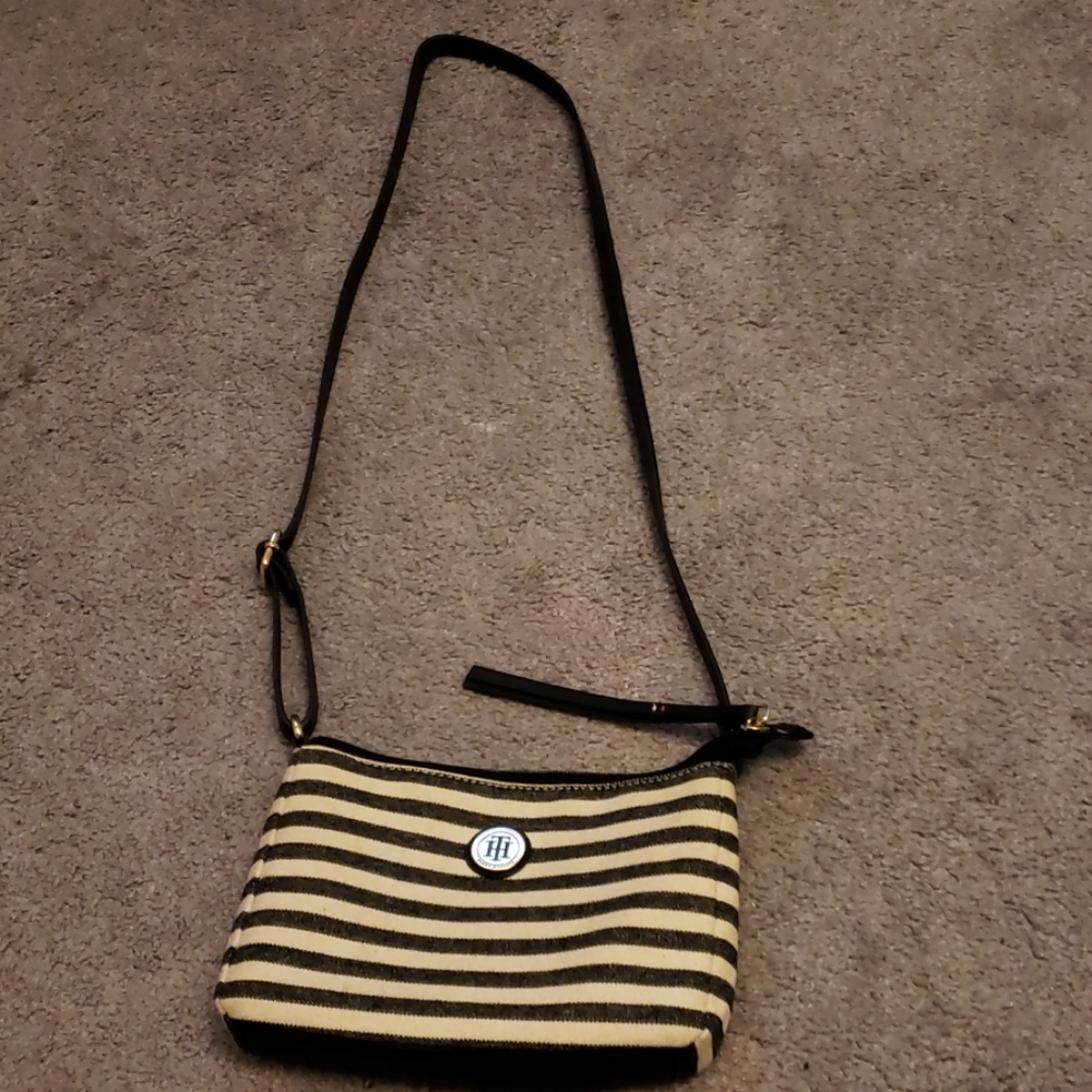 Tommy Hilfiger Crossbody Purse❣